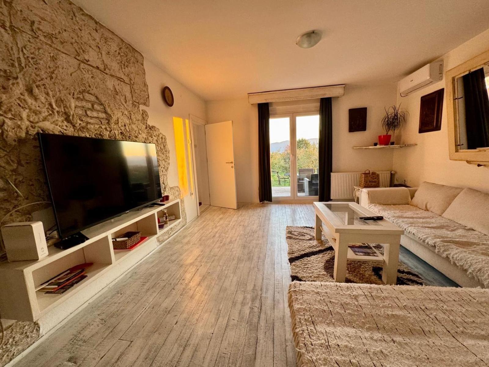 Apartmán Mala Oaza Čačak Exteriér fotografie